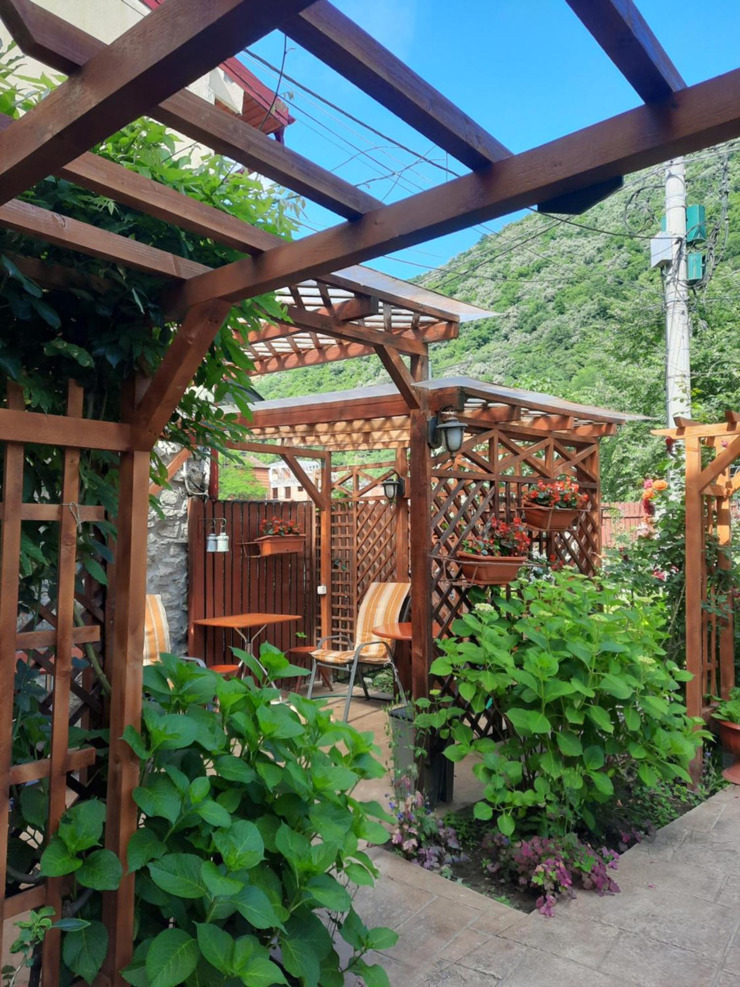 伯伊莱海尔库拉内 伊甸园旅馆酒店 外观 照片