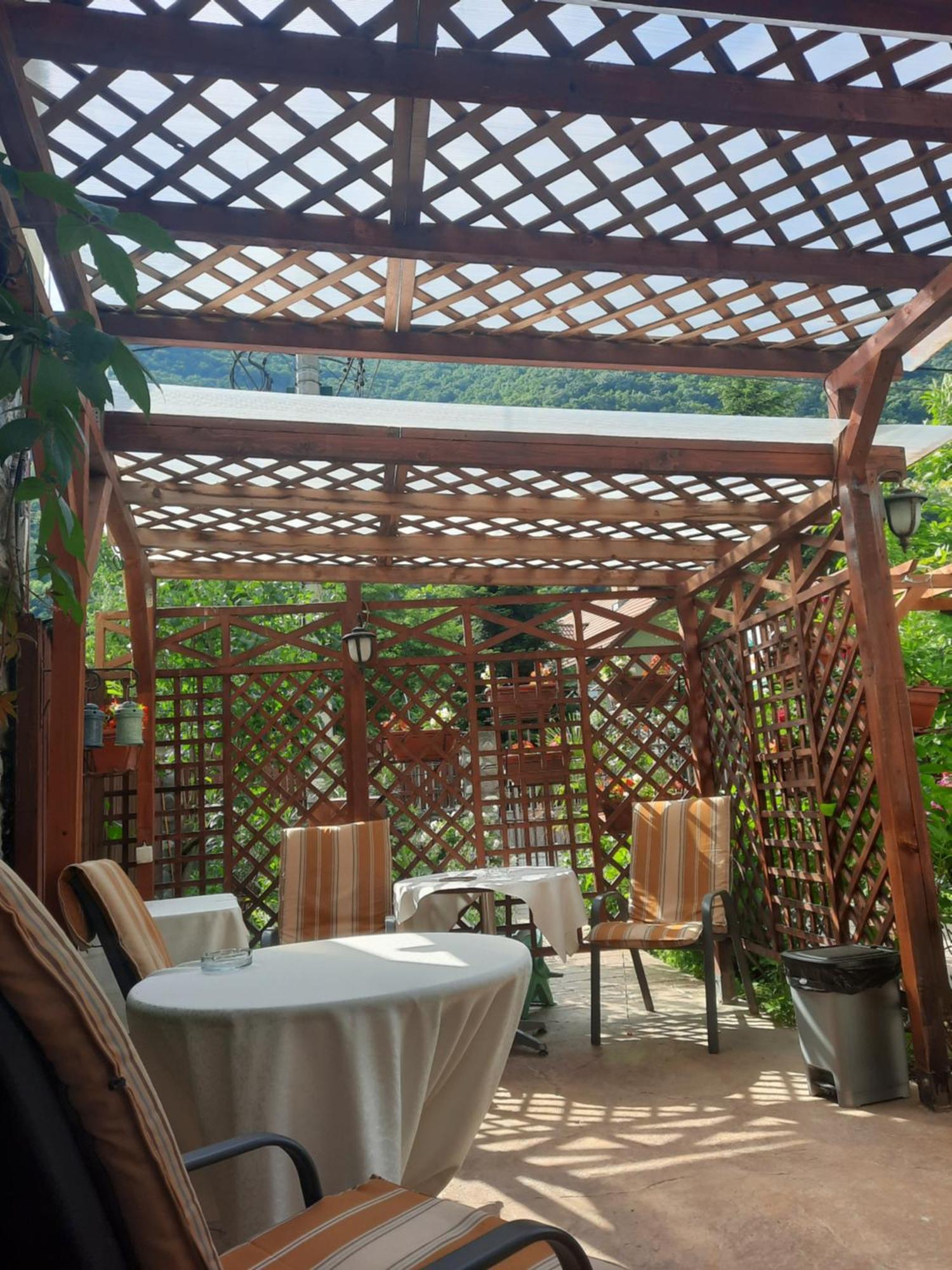 伯伊莱海尔库拉内 伊甸园旅馆酒店 外观 照片