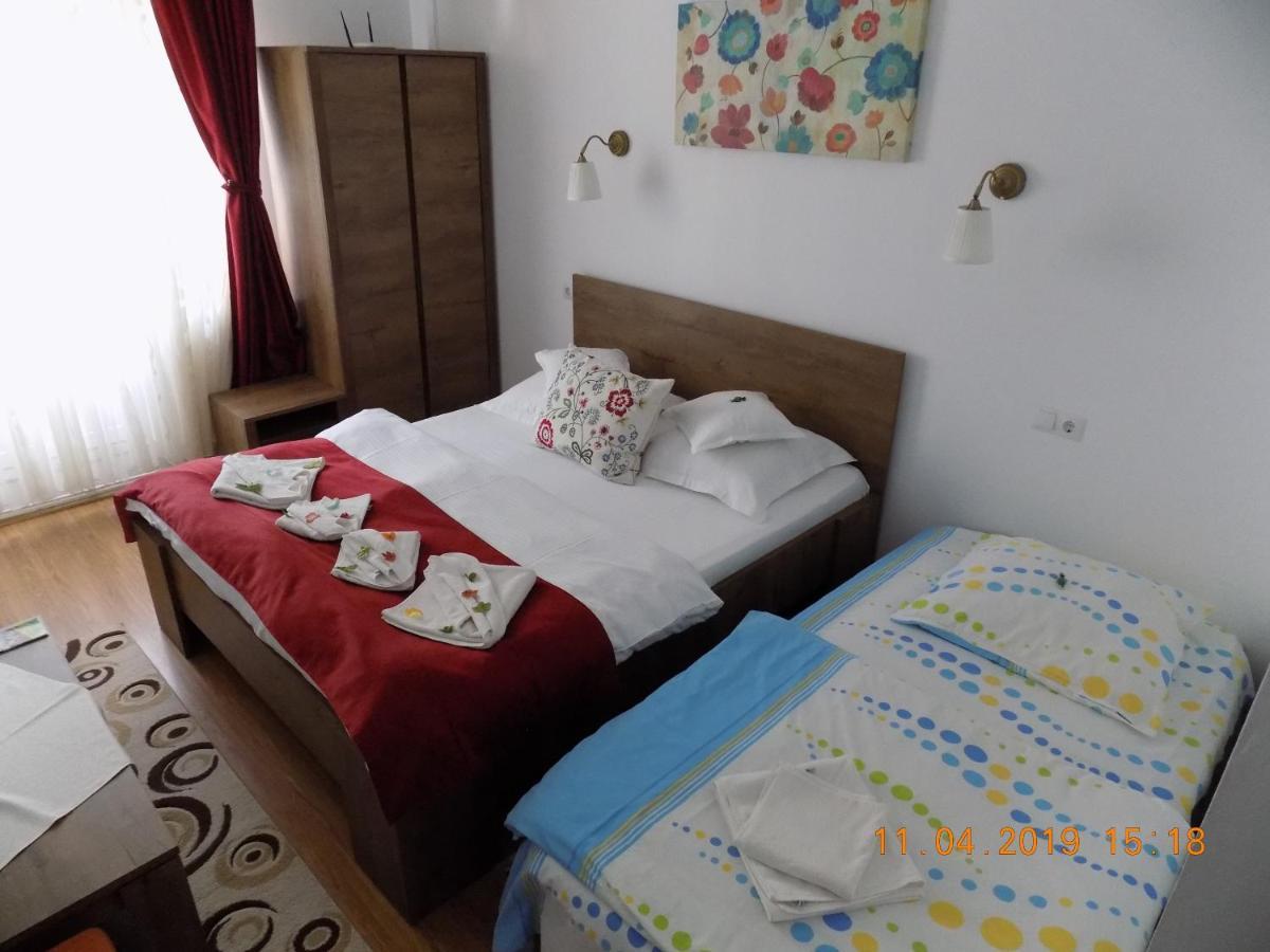 伯伊莱海尔库拉内 伊甸园旅馆酒店 外观 照片